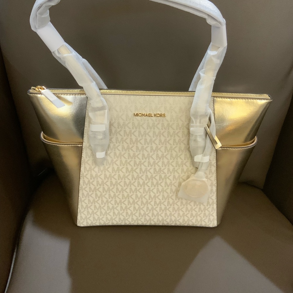 NWT Michael Kors Charlotte Pale Gold Women's Bag - Picture 5 of 5